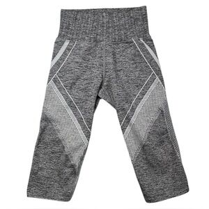 Athleta High Waisted Seamless Textured Biker Shorts Gray‎ Small